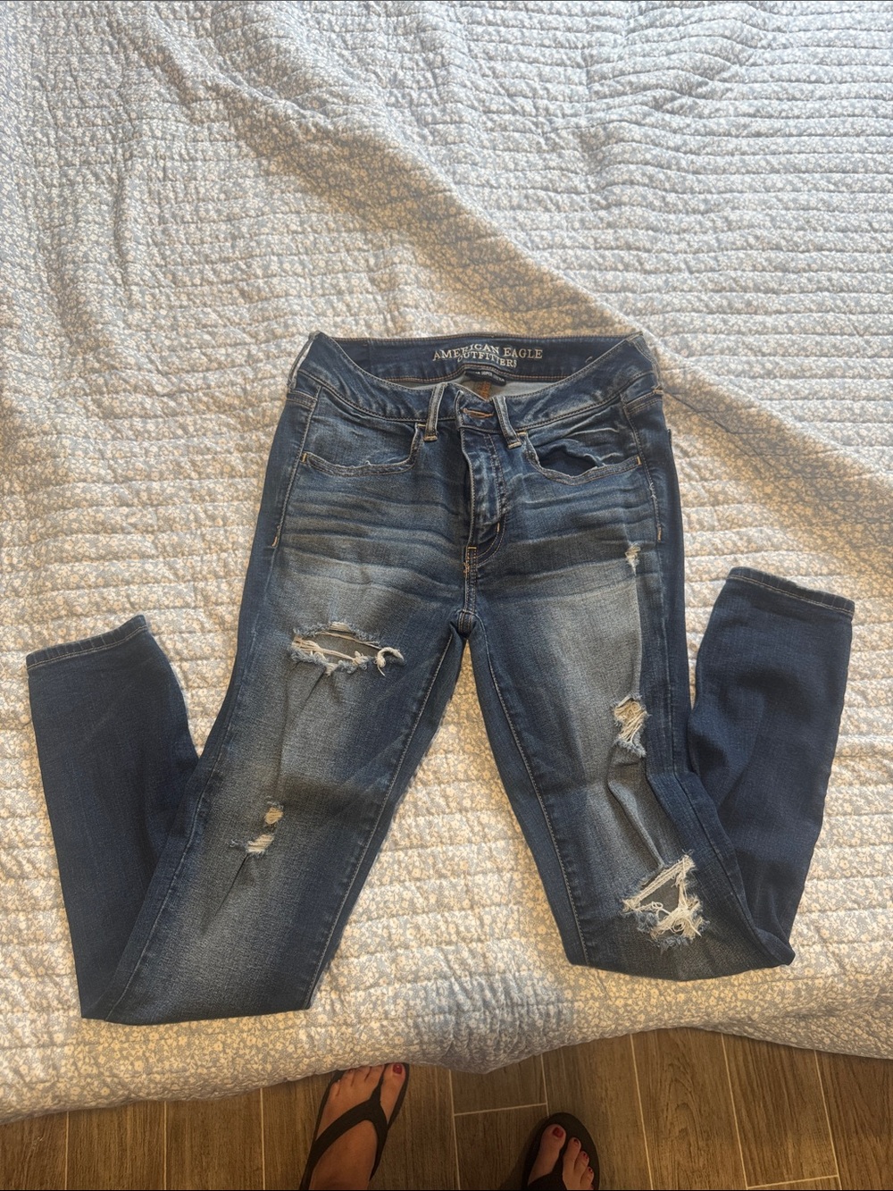 American Eagle Outfitters Distressed Medium Blue Skinny Jeans
